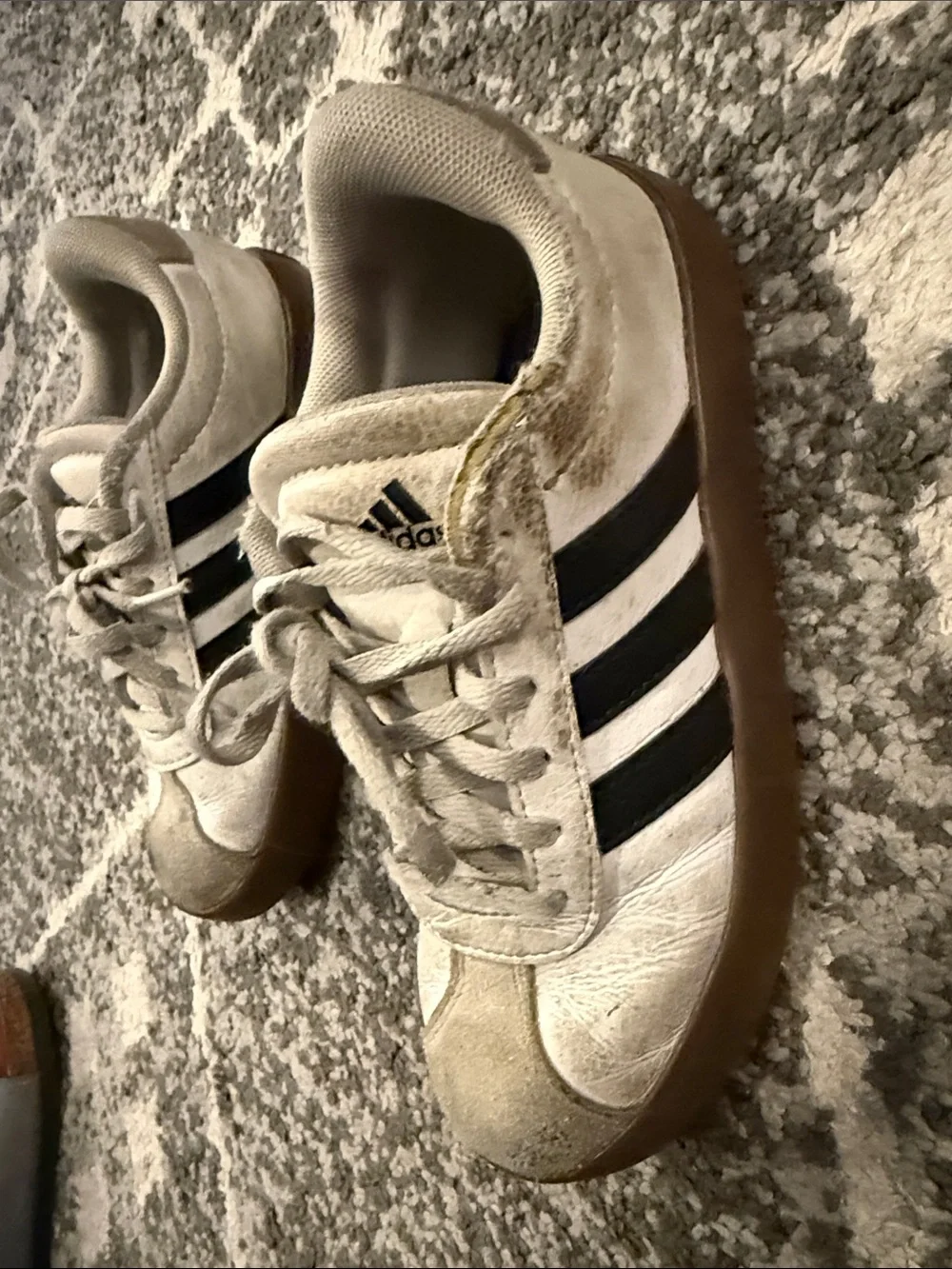 adidas Kids White & Black Retro Trainer